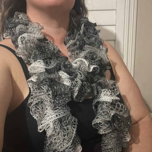 Knit Ruffled lace Scarf black gray white metallic sparkle handmade 💜💜 - Picture 6 of 8